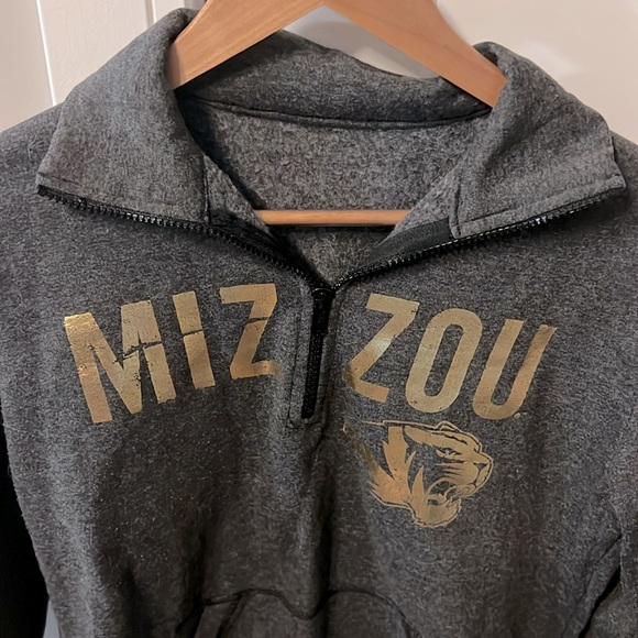 GUC Grey Mizzou Quarter Zip Size Medium - Picture 3 of 4